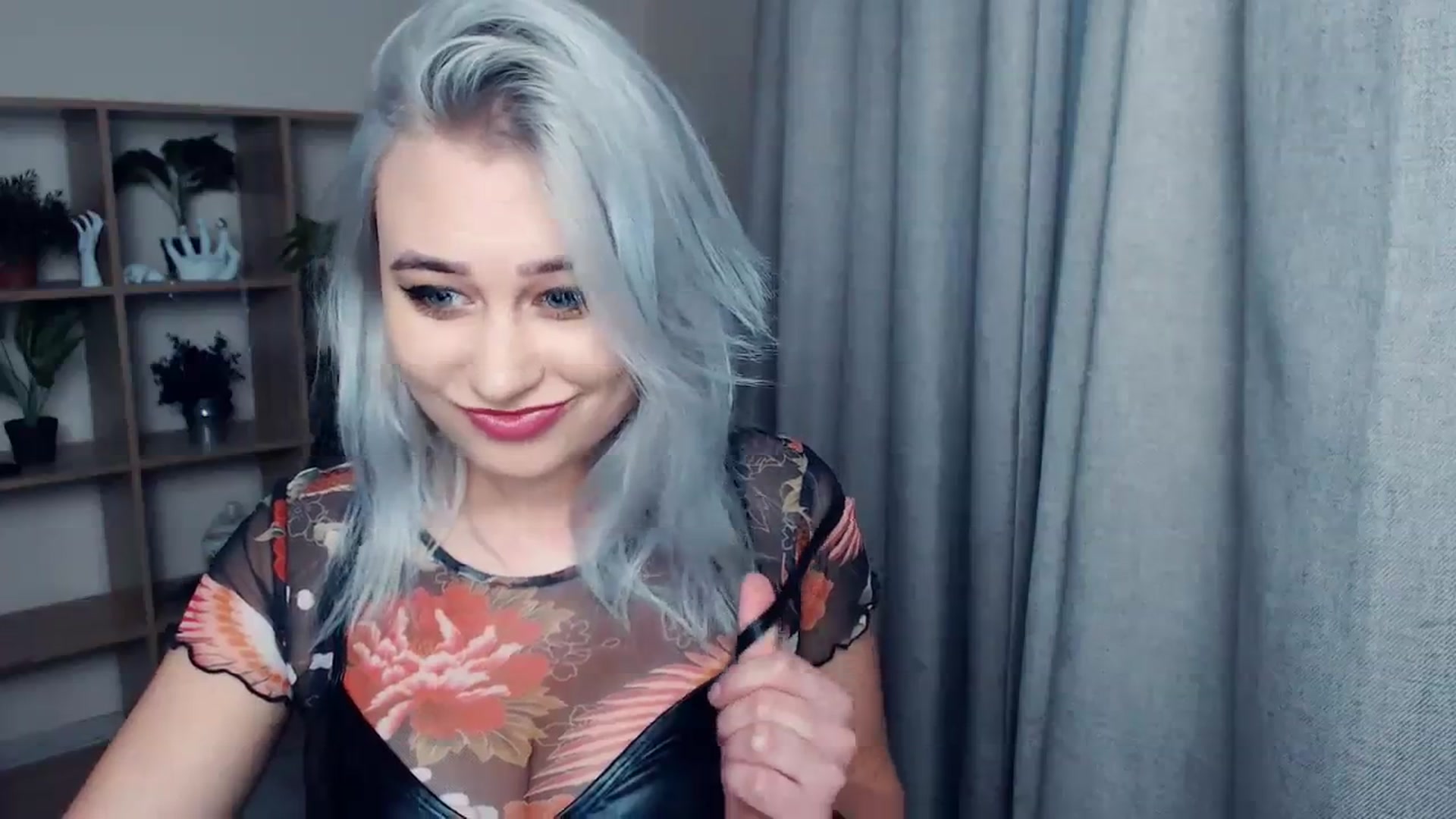 Gallery image thumbnail from Kukla_kolduna's myfreecams stream on, 12/14/2023, 17:32 image 8 of 20