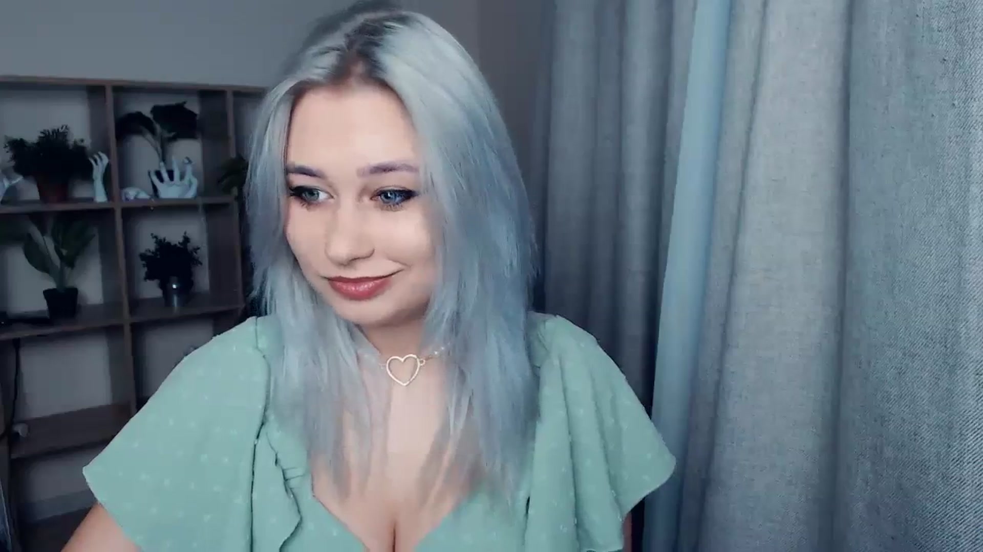 Gallery image thumbnail from Kukla_kolduna's myfreecams stream on, 12/15/2023, 13:52 image 13 of 20