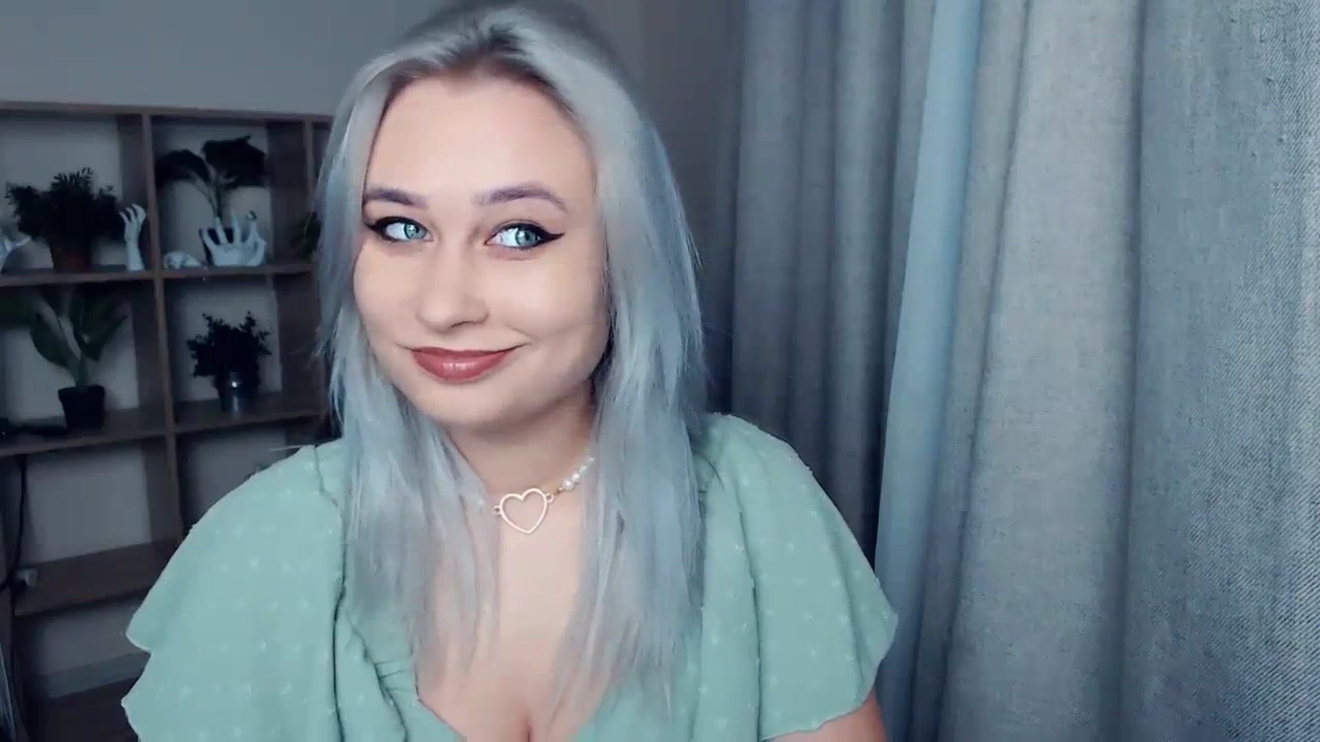 Gallery image thumbnail from Kukla_kolduna's myfreecams stream on, 12/15/2023, 13:52 image 12 of 20