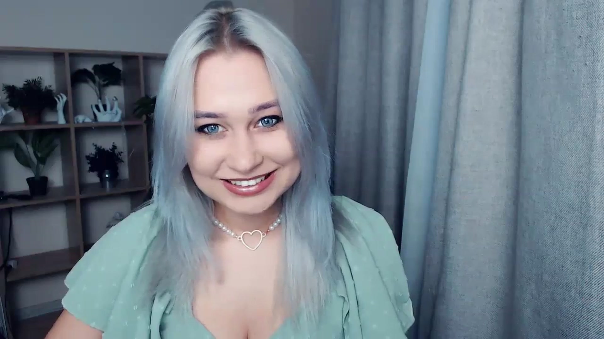 Gallery image thumbnail from Kukla_kolduna's myfreecams stream on, 12/15/2023, 13:52 image 18 of 20
