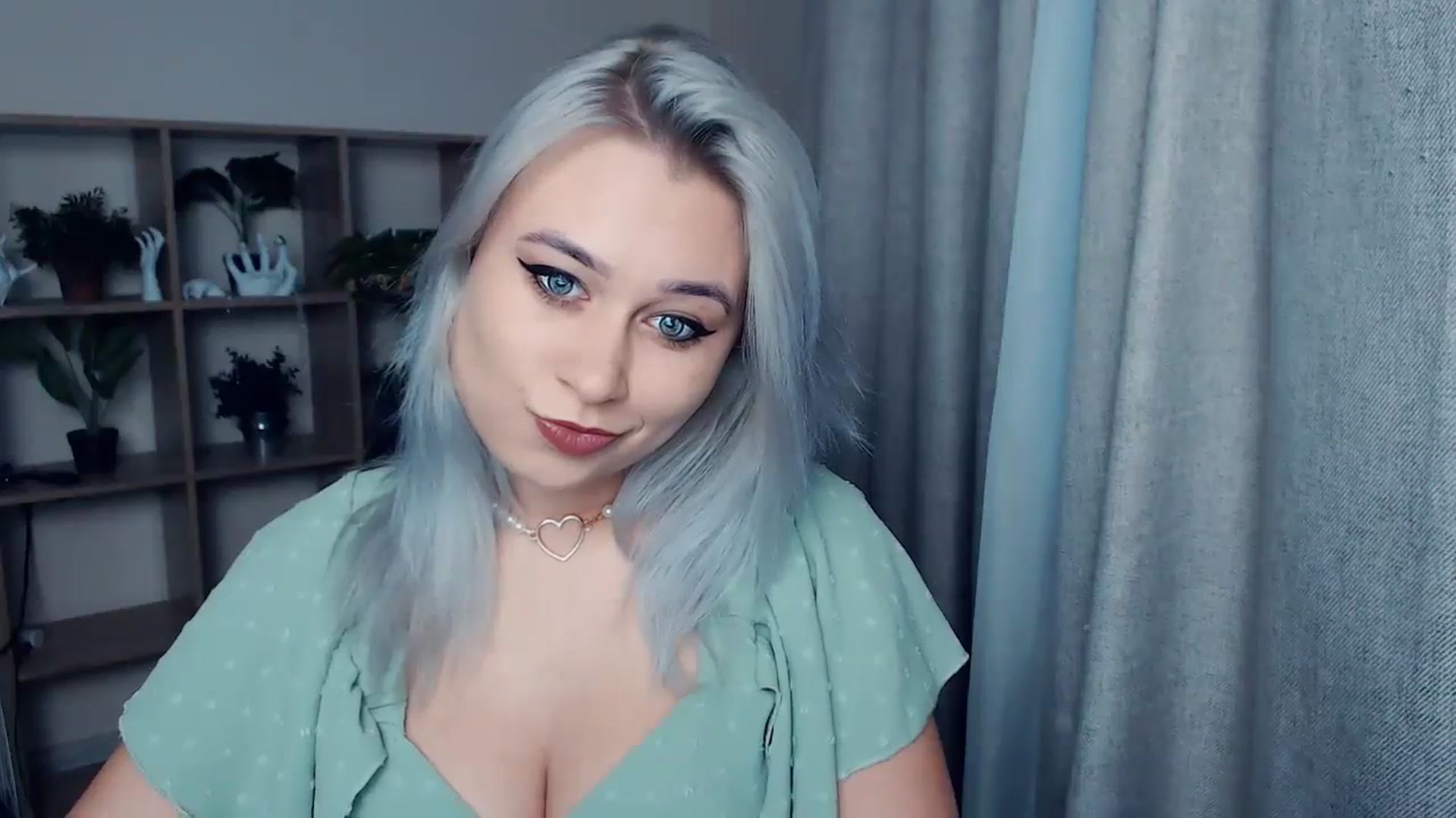 Gallery image thumbnail from Kukla_kolduna's myfreecams stream on, 12/15/2023, 13:52 image 3 of 20