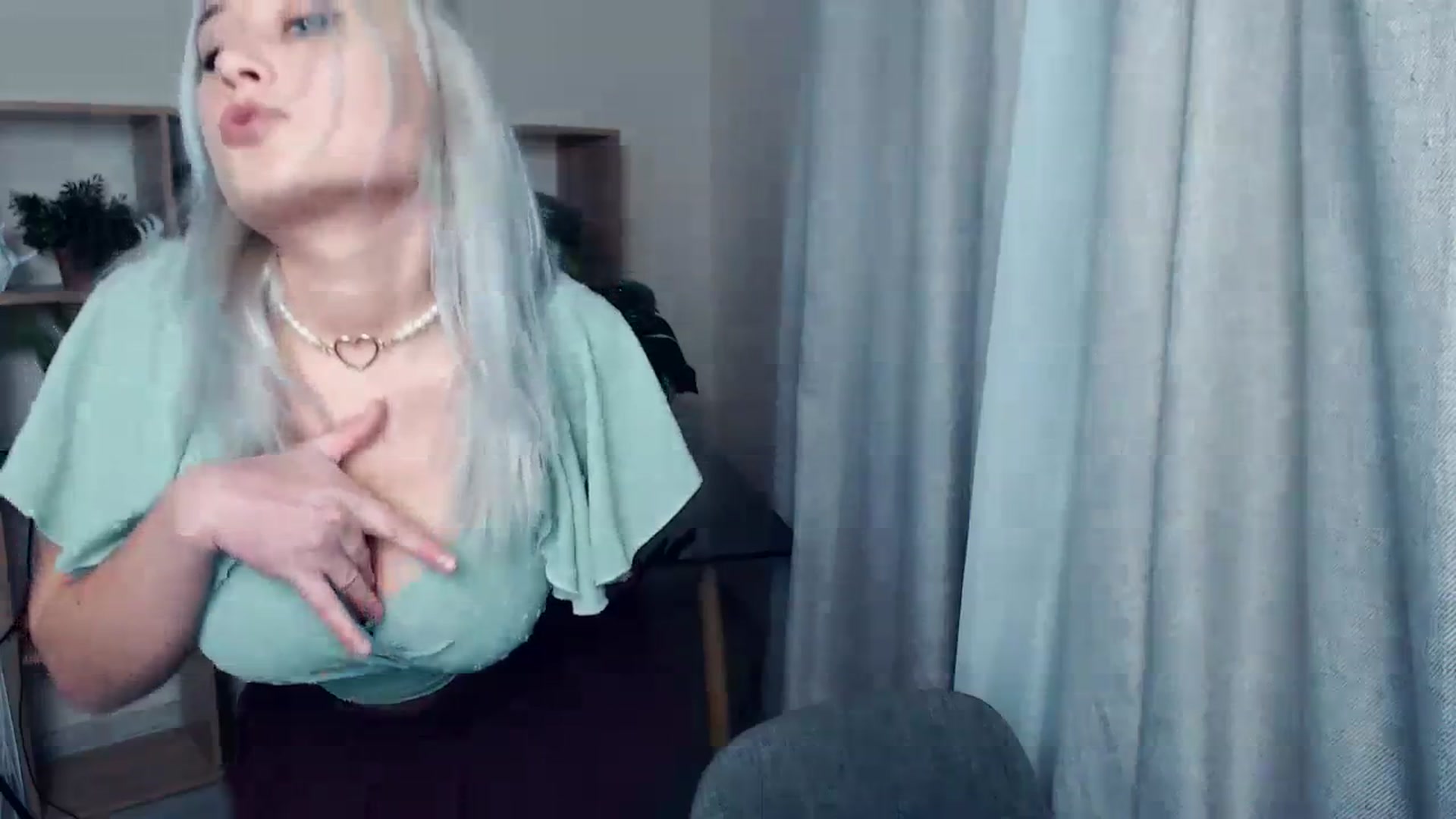Gallery image thumbnail from Kukla_kolduna's myfreecams stream on, 12/15/2023, 14:50 image 6 of 20