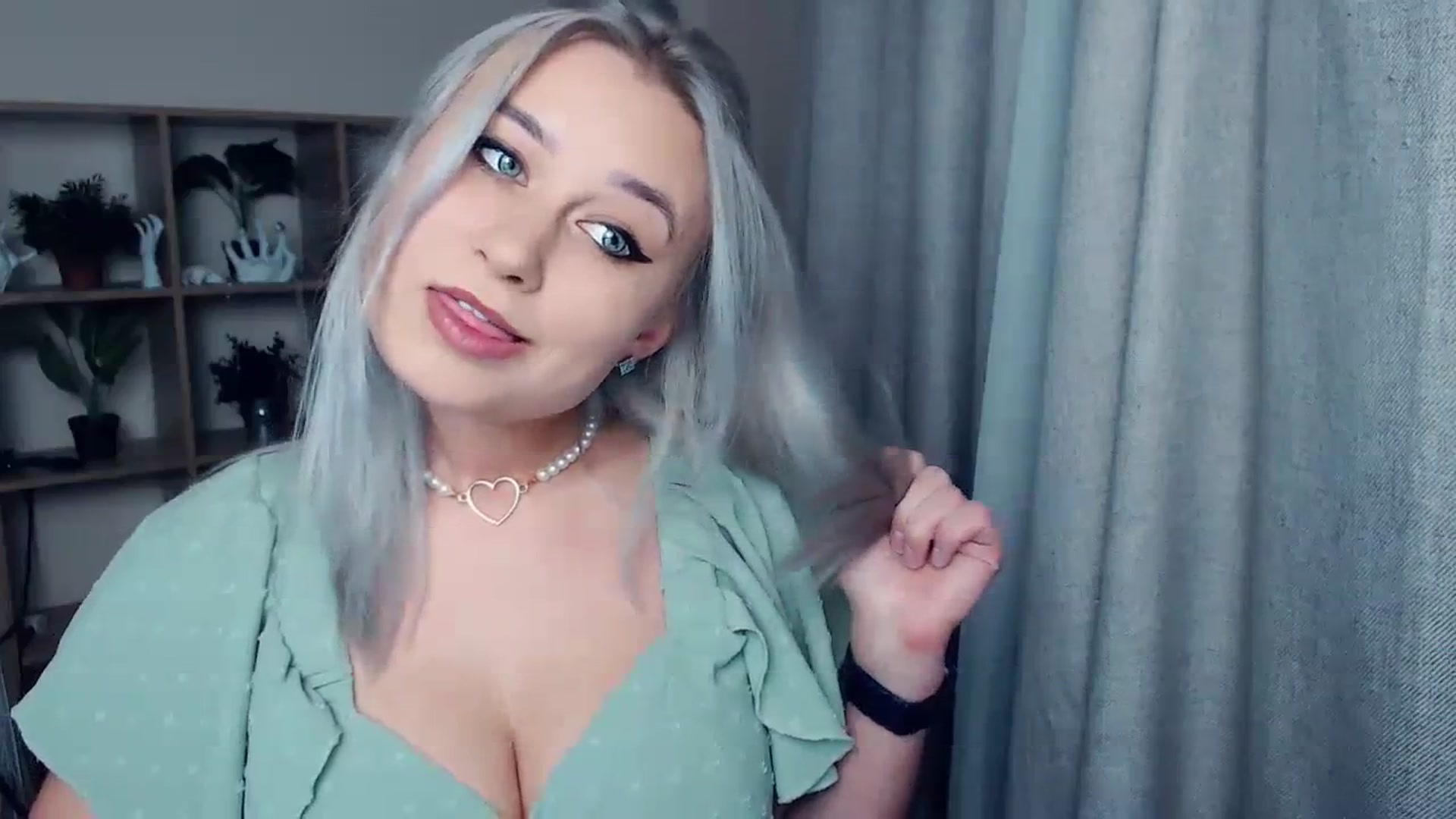 Gallery image thumbnail from Kukla_kolduna's myfreecams stream on, 12/15/2023, 14:50 image 14 of 20
