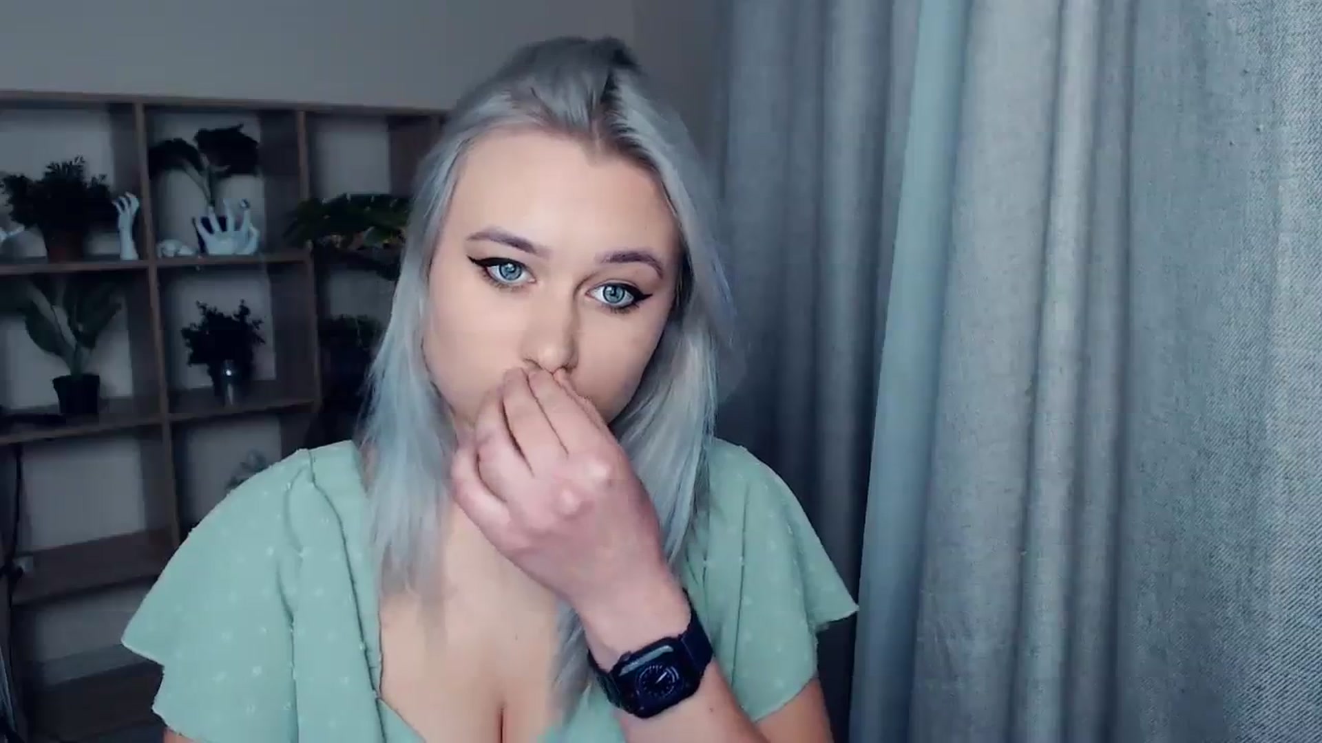 Gallery image thumbnail from Kukla_kolduna's myfreecams stream on, 12/15/2023, 16:15 image 10 of 20