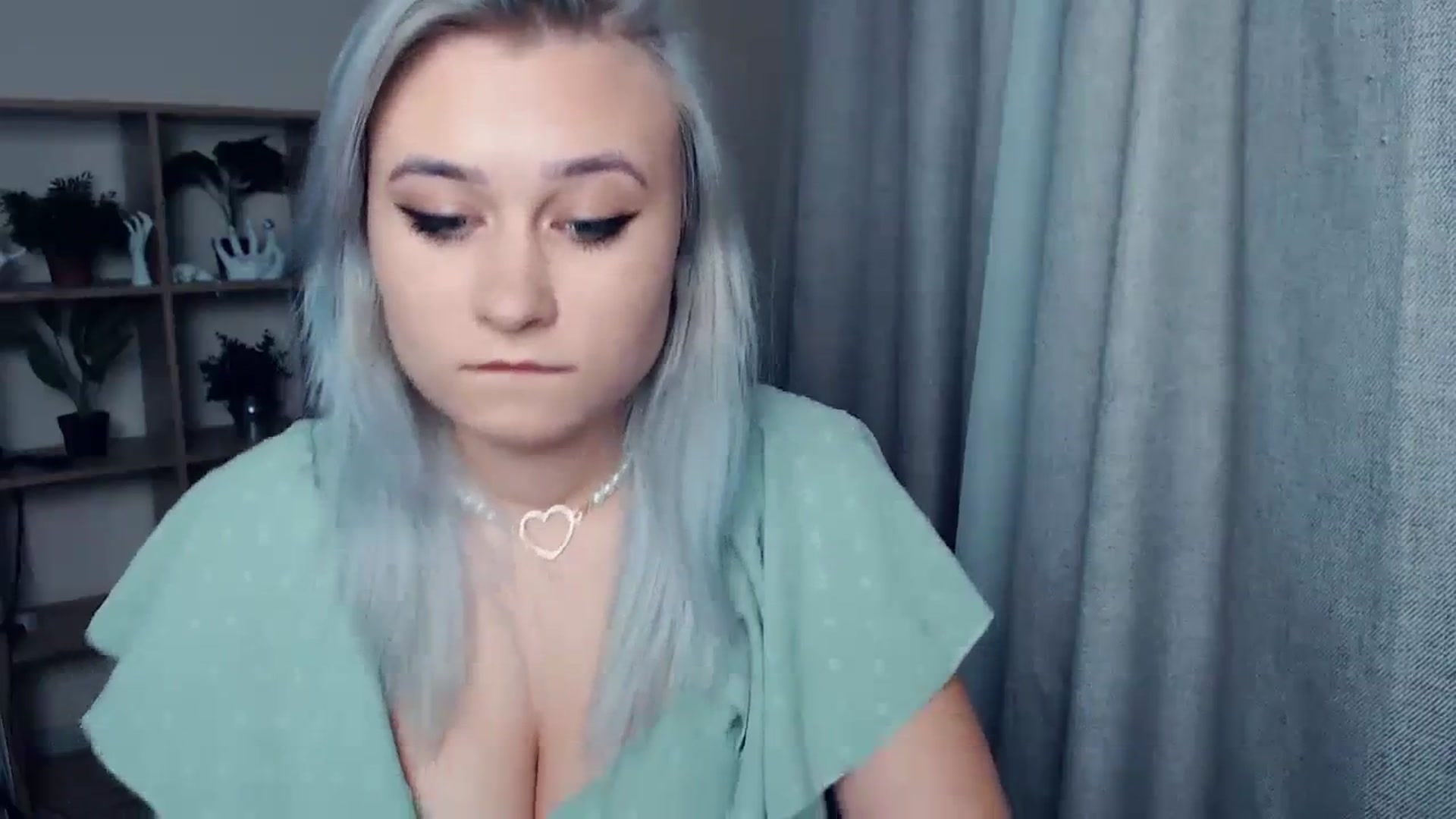Gallery image thumbnail from Kukla_kolduna's myfreecams stream on, 12/15/2023, 16:15 image 19 of 20