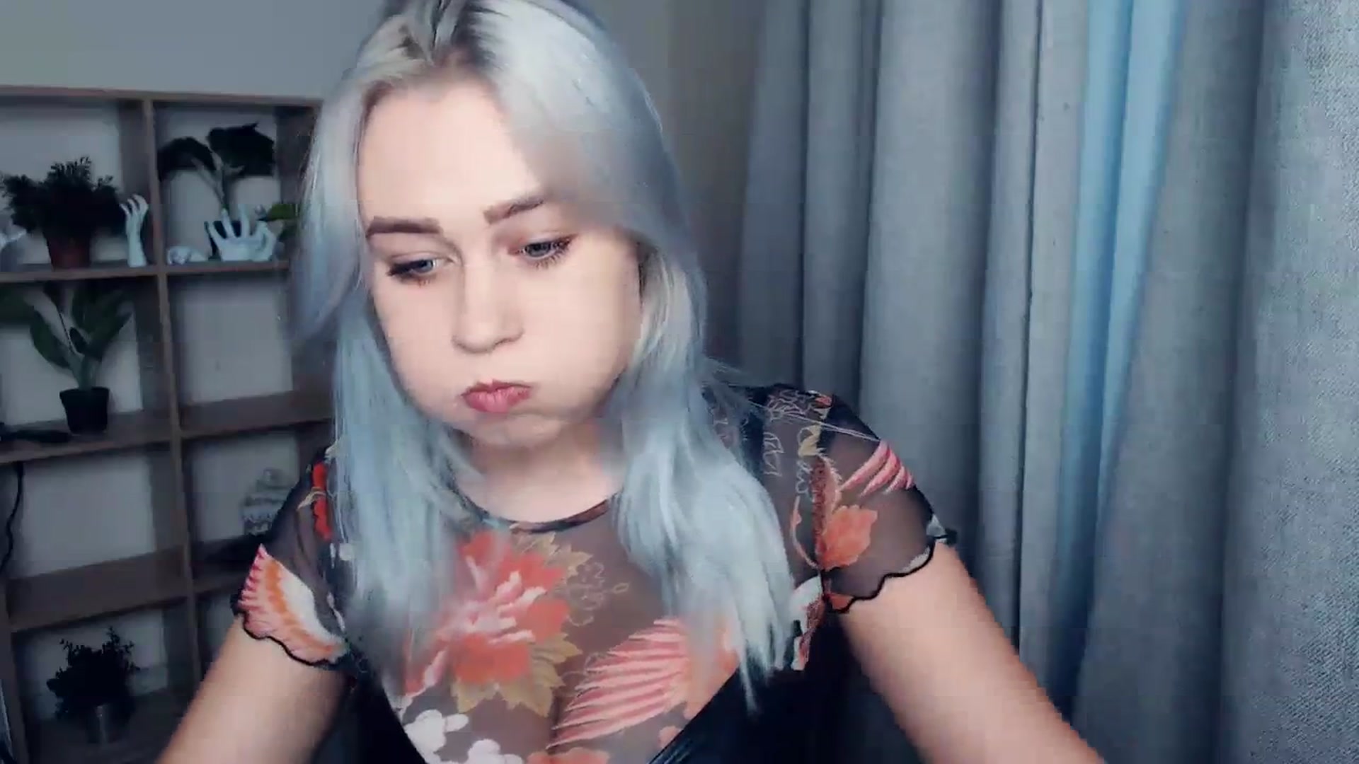 Gallery image thumbnail from Kukla_kolduna's myfreecams stream on, 12/17/2023, 14:01 image 16 of 20