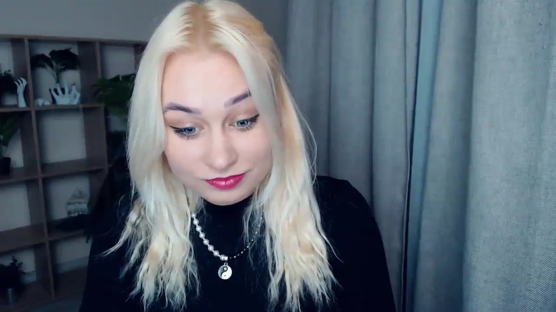 Gallery image thumbnail from Kukla_kolduna's myfreecams stream on, 12/21/2023, 15:06 image 12 of 20