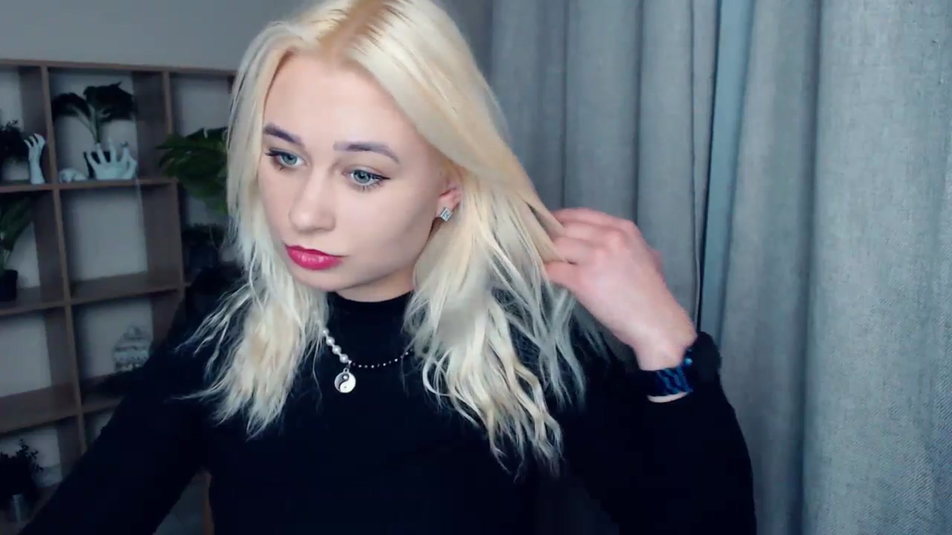 Gallery image thumbnail from Kukla_kolduna's myfreecams stream on, 12/21/2023, 15:06 image 19 of 20