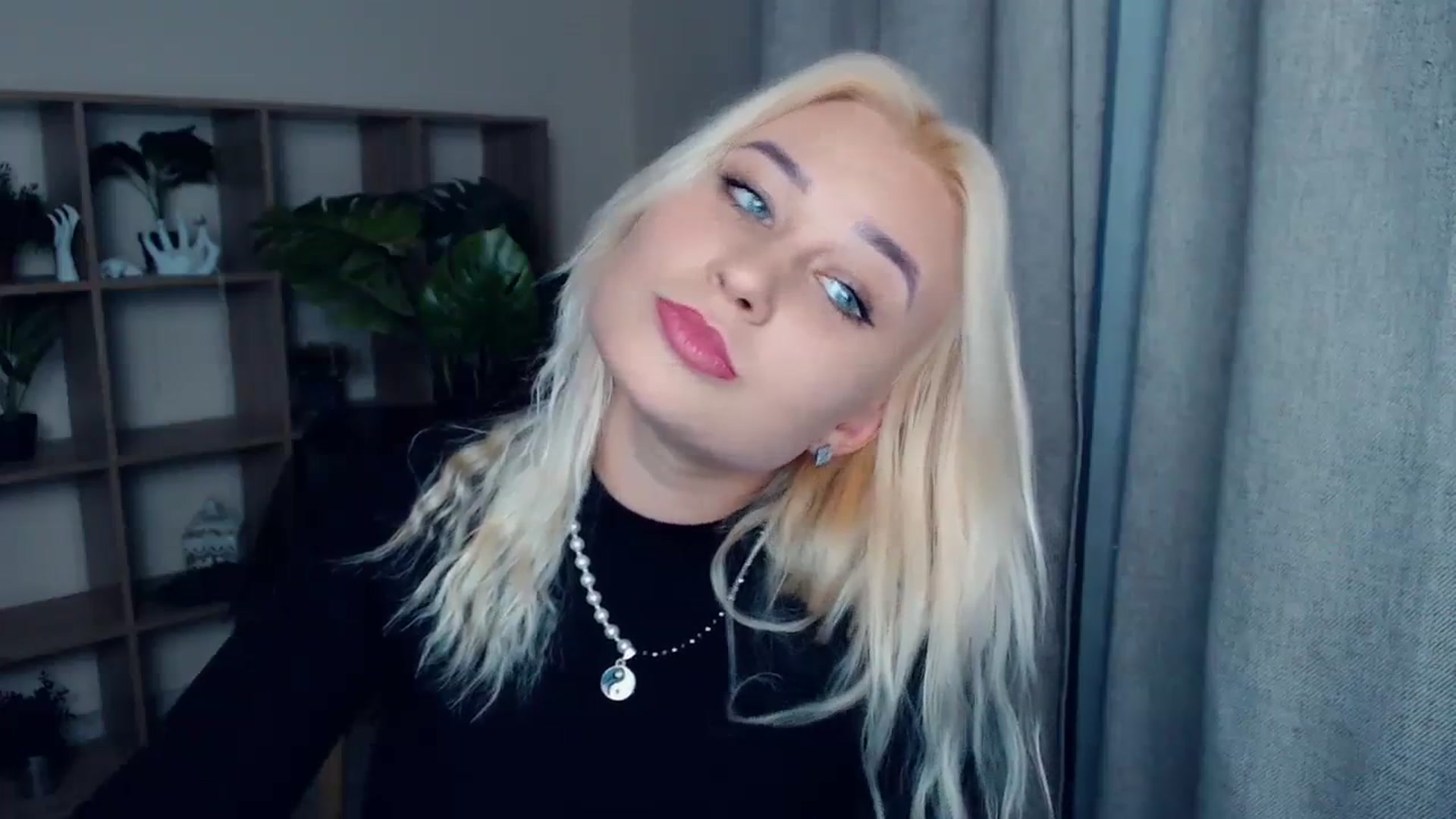 Gallery image thumbnail from Kukla_kolduna's myfreecams stream on, 12/21/2023, 15:06 image 10 of 20