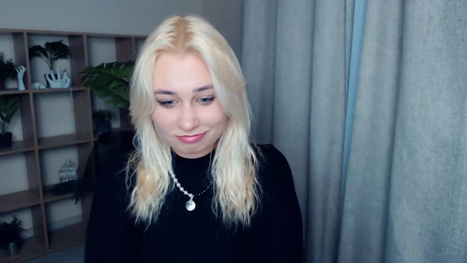 Gallery image thumbnail from Kukla_kolduna's myfreecams stream on, 12/21/2023, 15:06 image 7 of 20