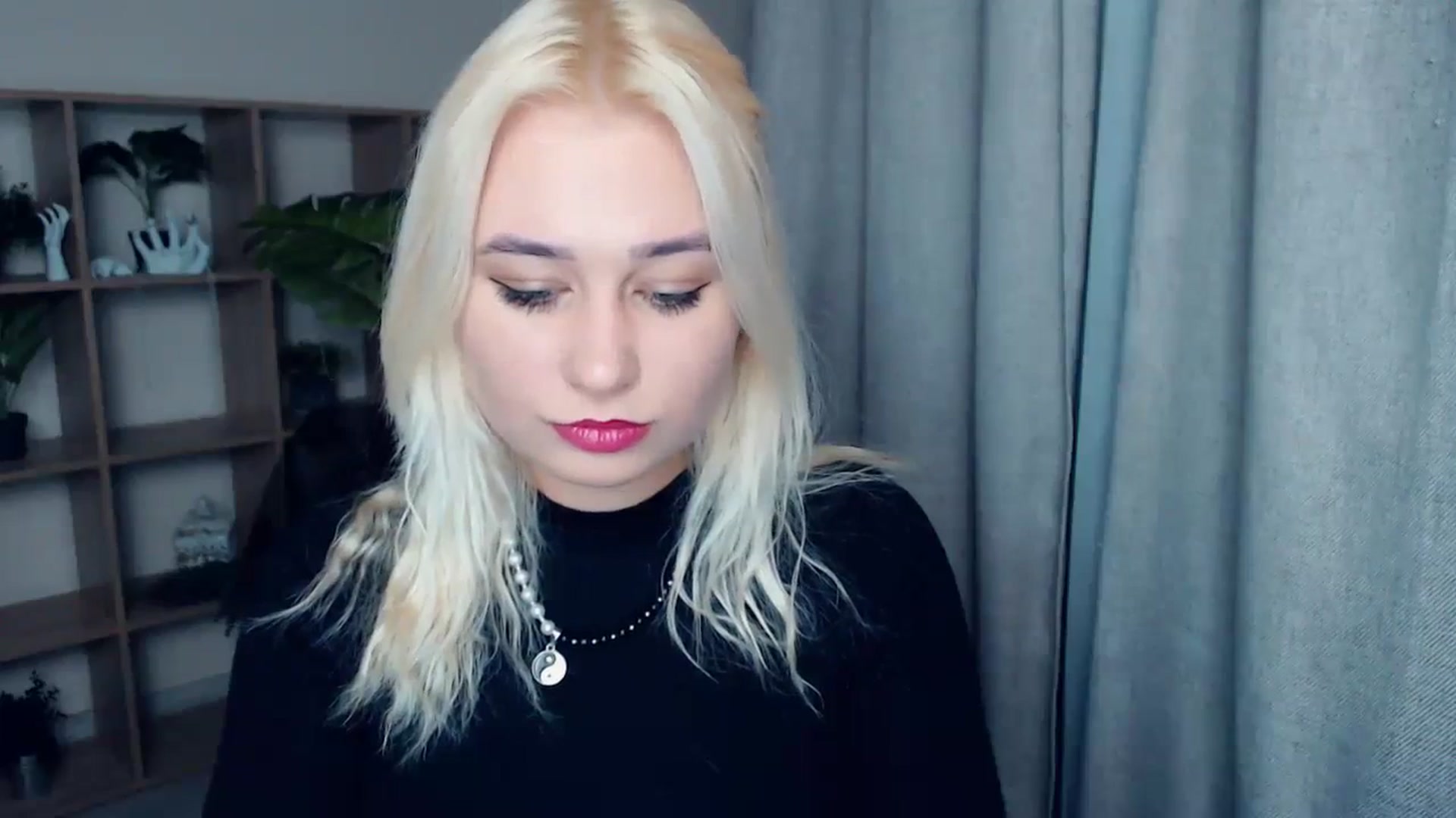 Gallery image thumbnail from Kukla_kolduna's myfreecams stream on, 12/21/2023, 15:06 image 16 of 20