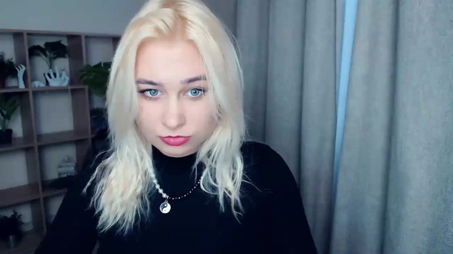 Gallery image thumbnail from Kukla_kolduna's myfreecams stream on, 12/21/2023, 15:06 image 3 of 20