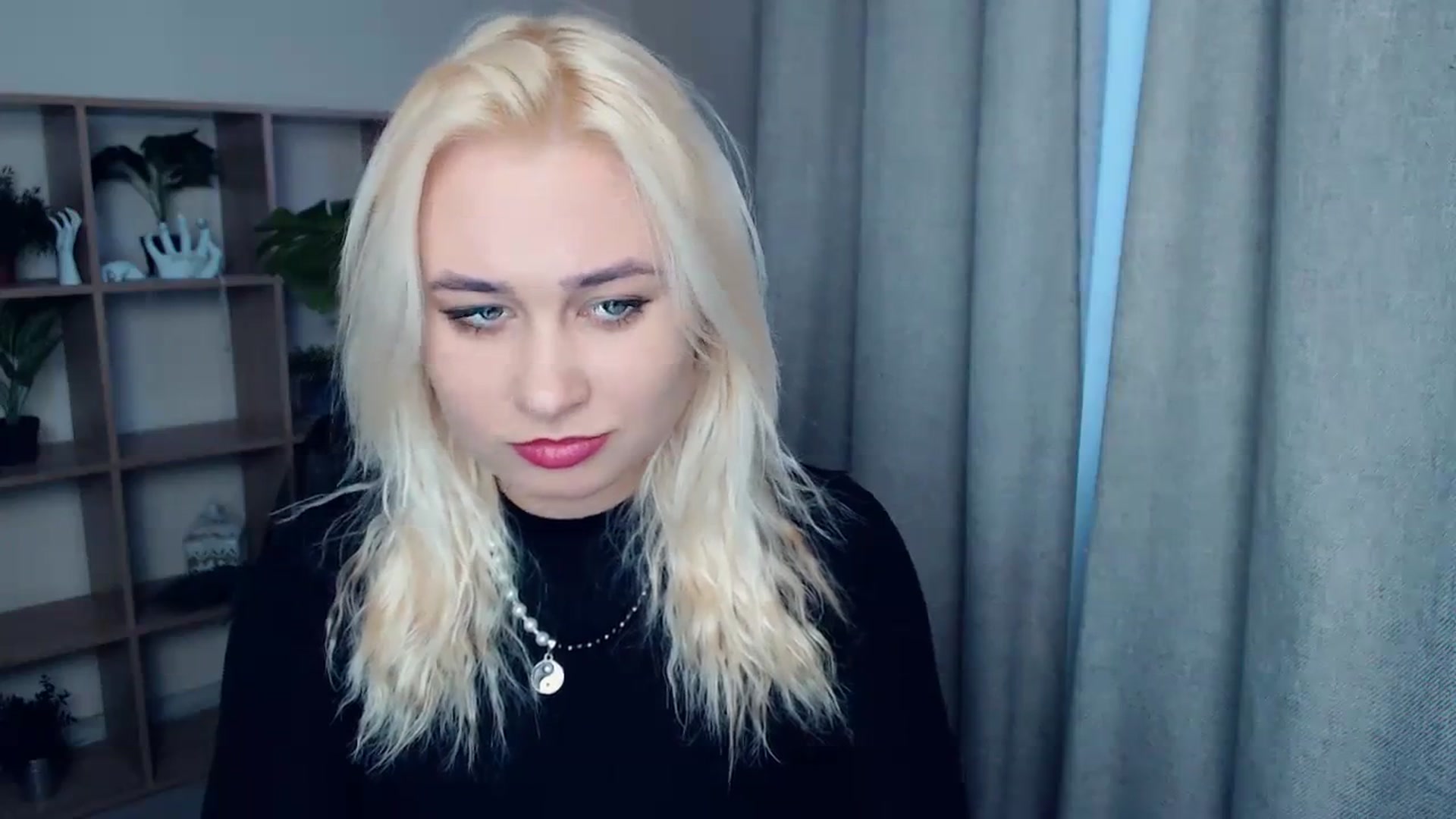 Gallery image thumbnail from Kukla_kolduna's myfreecams stream on, 12/21/2023, 15:06 image 2 of 20