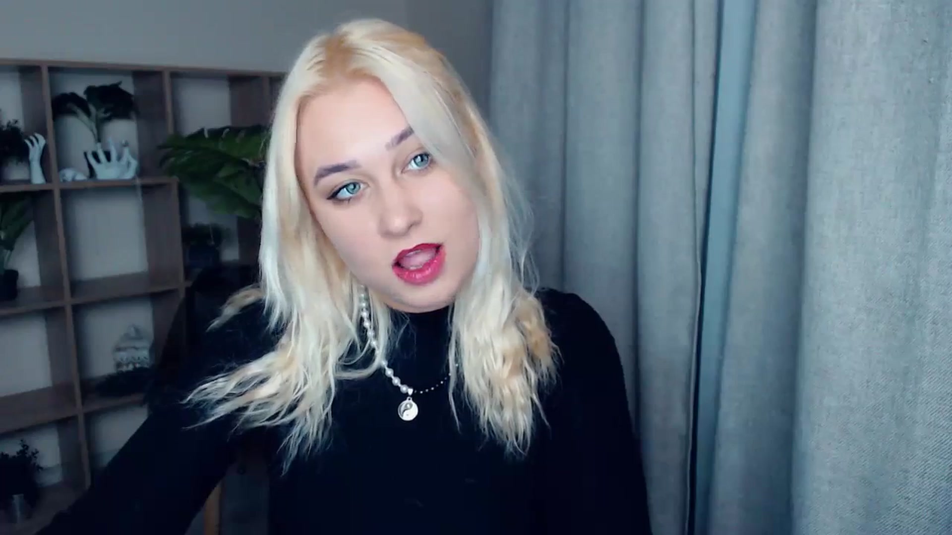 Gallery image thumbnail from Kukla_kolduna's myfreecams stream on, 12/21/2023, 15:06 image 14 of 20
