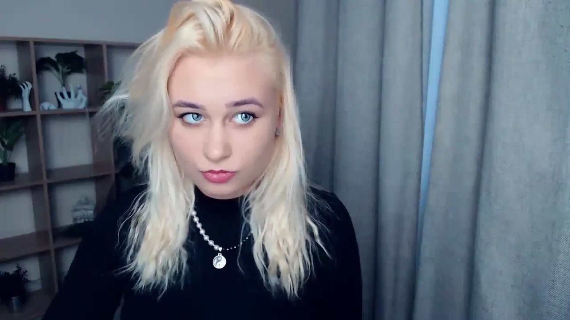 Gallery image thumbnail from Kukla_kolduna's myfreecams stream on, 12/21/2023, 15:06 image 4 of 20