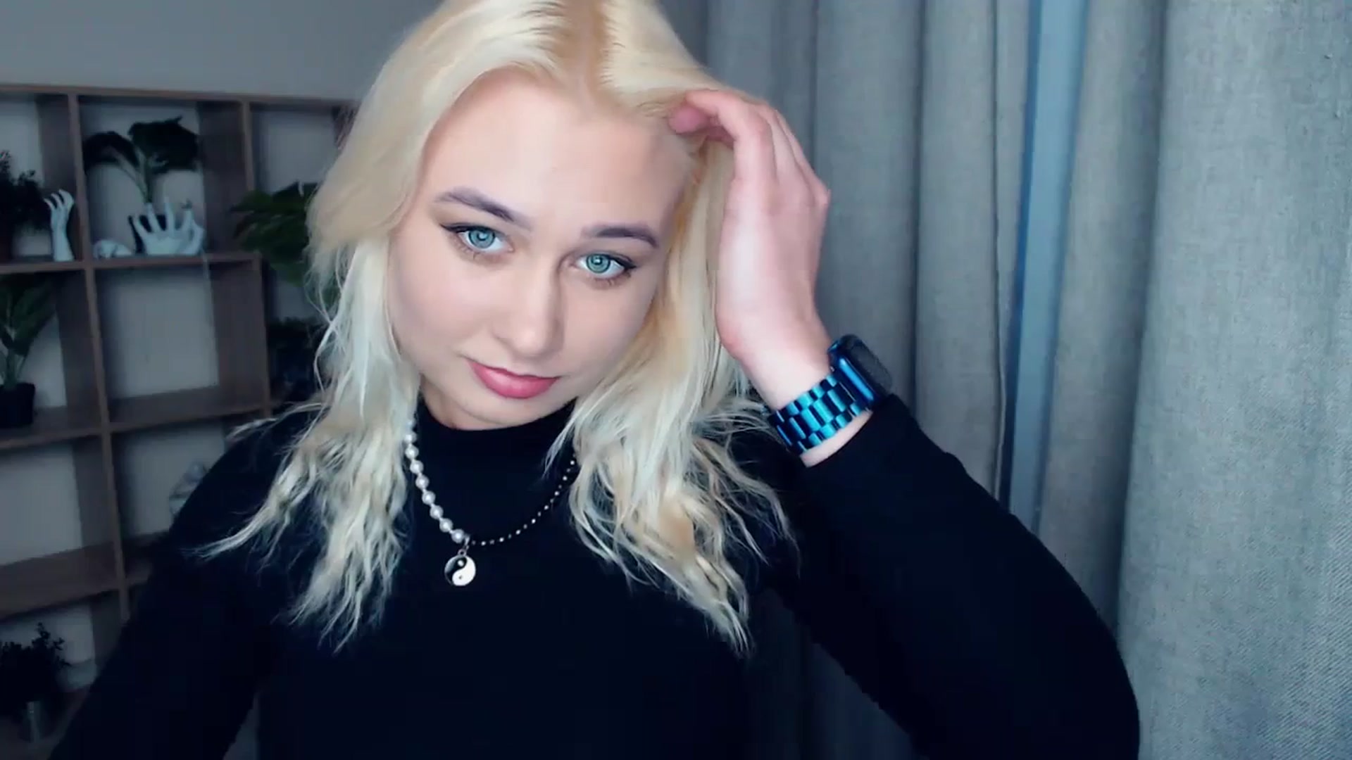 Gallery image thumbnail from Kukla_kolduna's myfreecams stream on, 12/21/2023, 15:06 image 8 of 20