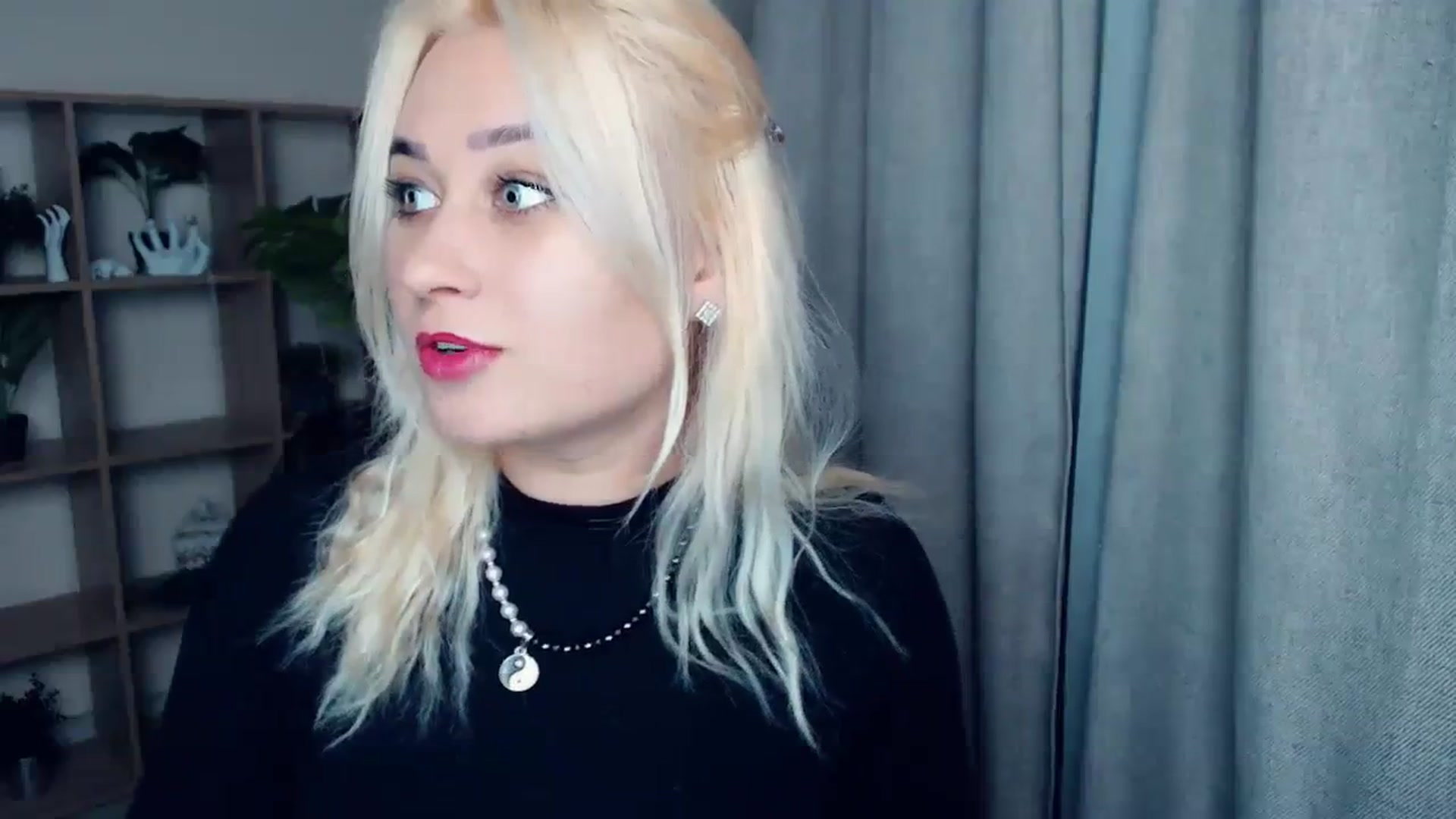 Gallery image thumbnail from Kukla_kolduna's myfreecams stream on, 12/21/2023, 15:06 image 15 of 20