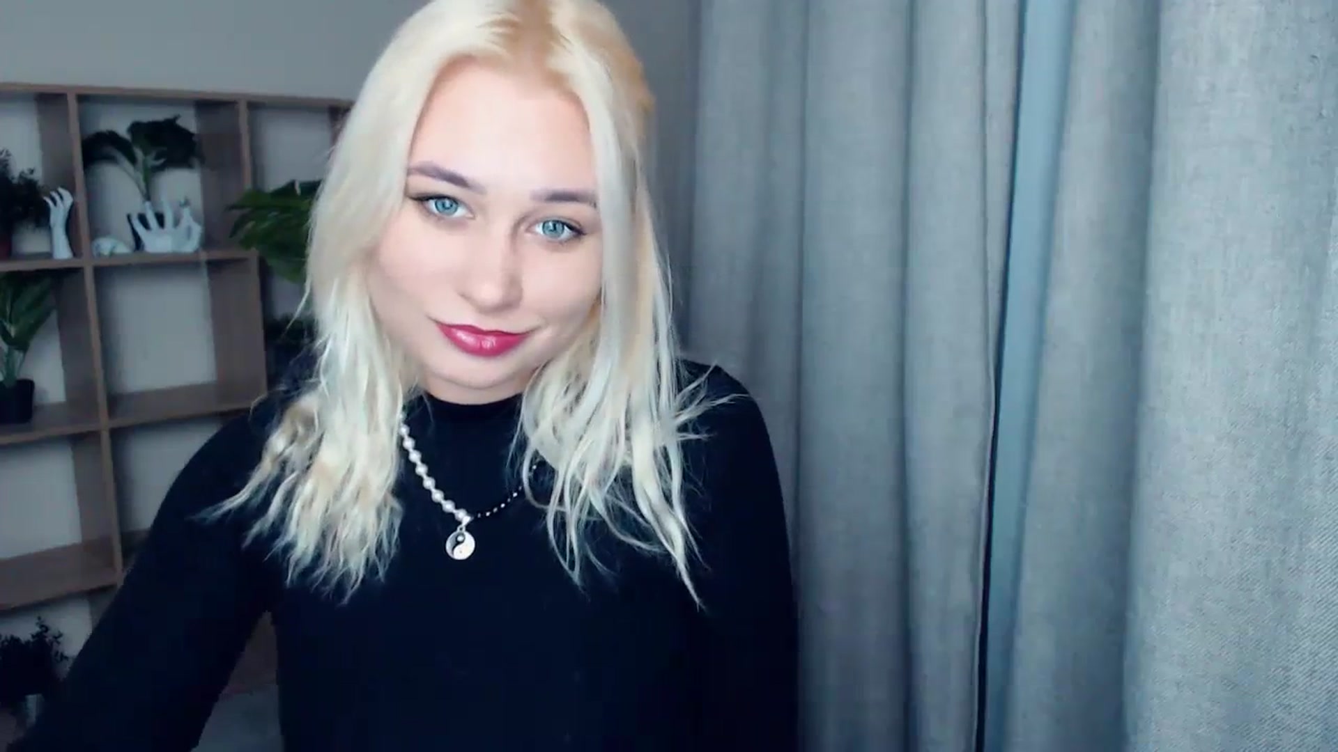 Gallery image thumbnail from Kukla_kolduna's myfreecams stream on, 12/21/2023, 15:06 image 11 of 20