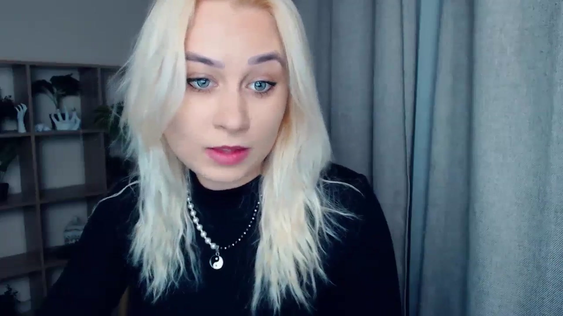 Gallery image thumbnail from Kukla_kolduna's myfreecams stream on, 12/21/2023, 18:40 image 5 of 20