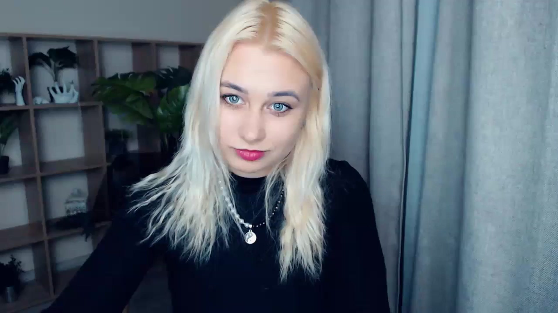 Gallery image thumbnail from Kukla_kolduna's myfreecams stream on, 12/21/2023, 18:40 image 17 of 20