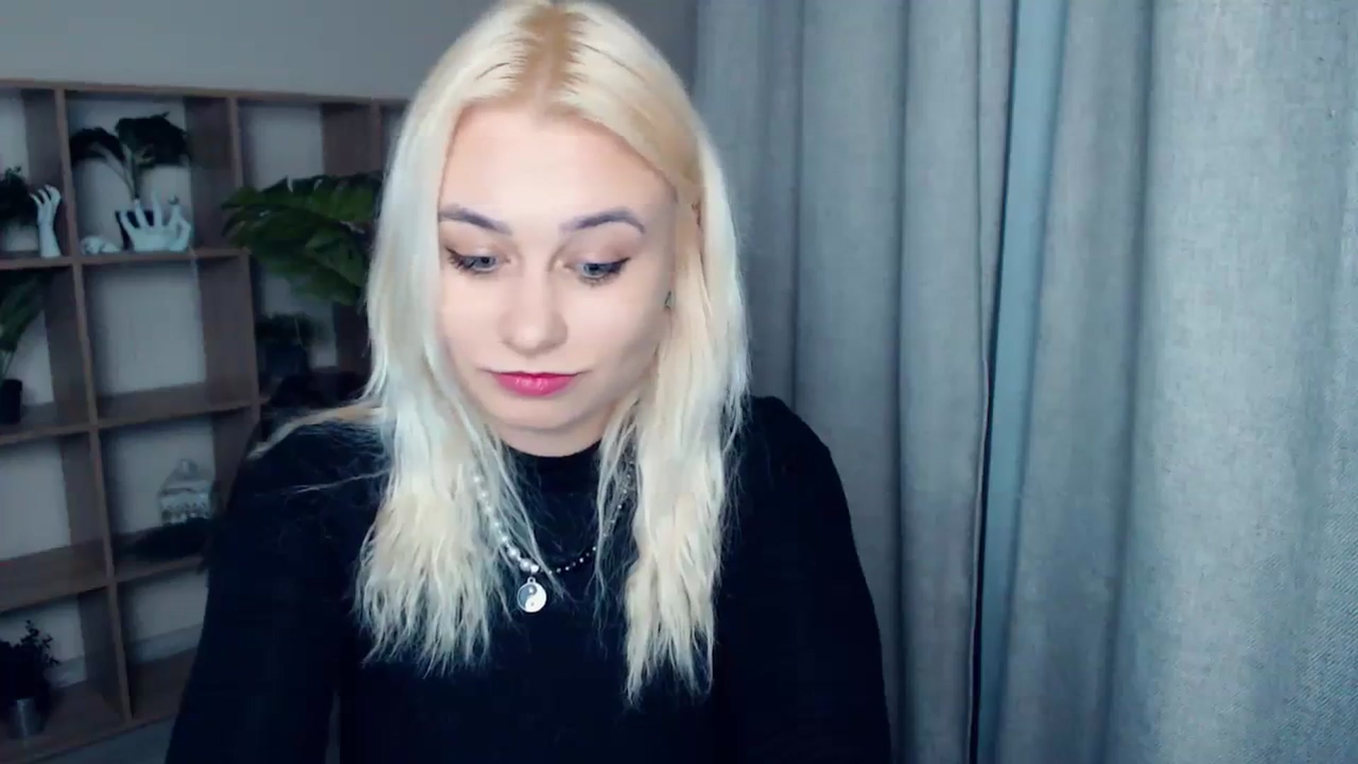Gallery image thumbnail from Kukla_kolduna's myfreecams stream on, 12/21/2023, 18:40 image 19 of 20