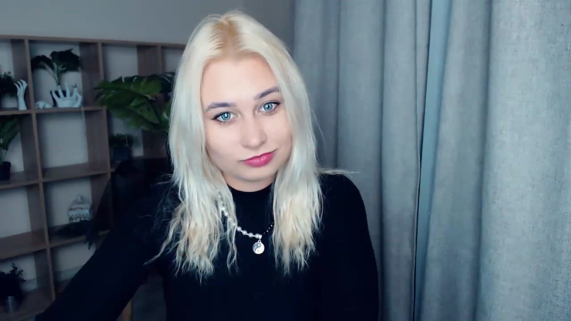Gallery image thumbnail from Kukla_kolduna's myfreecams stream on, 12/21/2023, 18:40 image 2 of 20