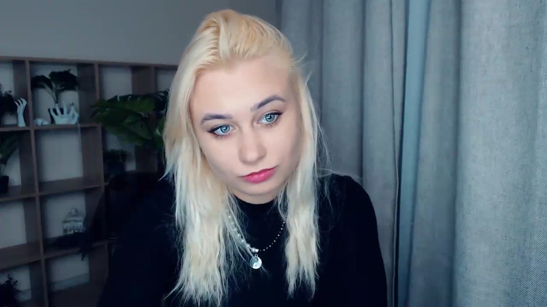 Gallery image thumbnail from Kukla_kolduna's myfreecams stream on, 12/21/2023, 18:40 image 11 of 20