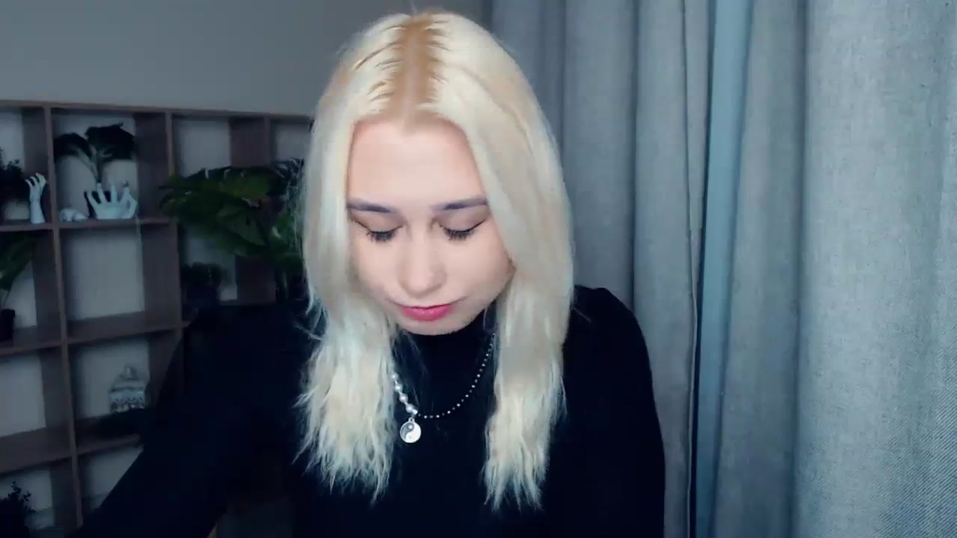 Gallery image thumbnail from Kukla_kolduna's myfreecams stream on, 12/21/2023, 18:40 image 7 of 20