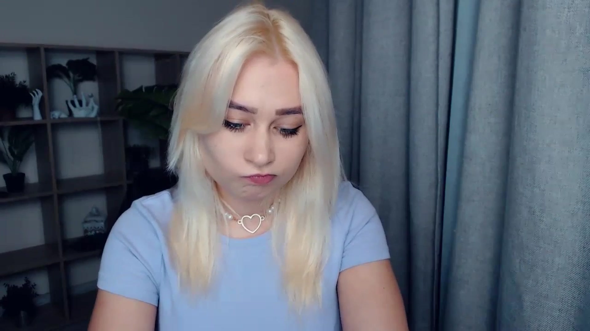 Gallery image thumbnail from Kukla_kolduna's myfreecams stream on, 12/22/2023, 14:44 image 18 of 20