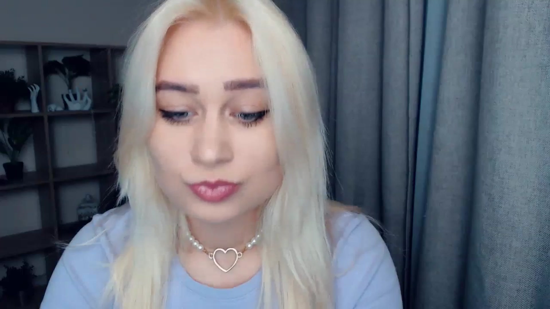 Gallery image thumbnail from Kukla_kolduna's myfreecams stream on, 12/22/2023, 14:44 image 6 of 20
