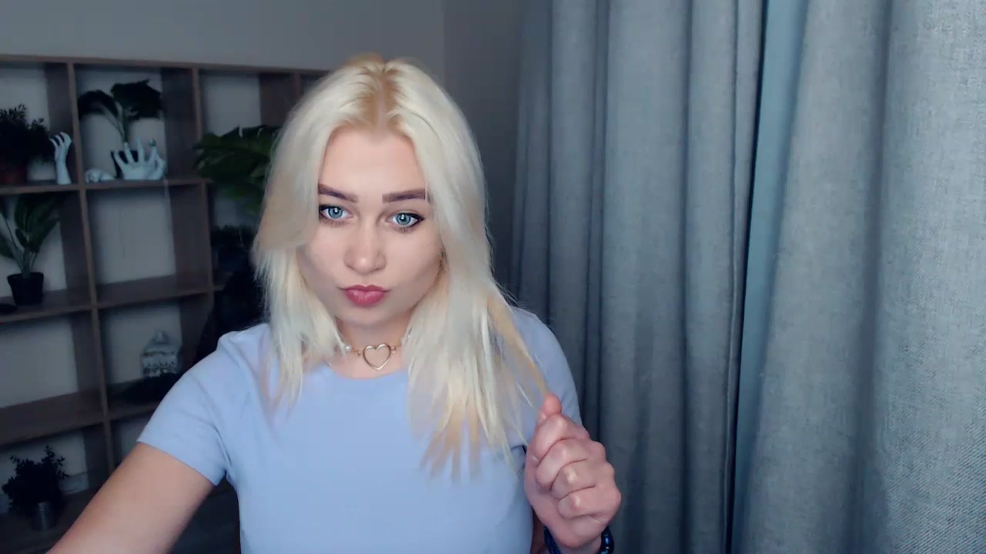 Gallery image thumbnail from Kukla_kolduna's myfreecams stream on, 12/22/2023, 16:30 image 18 of 20