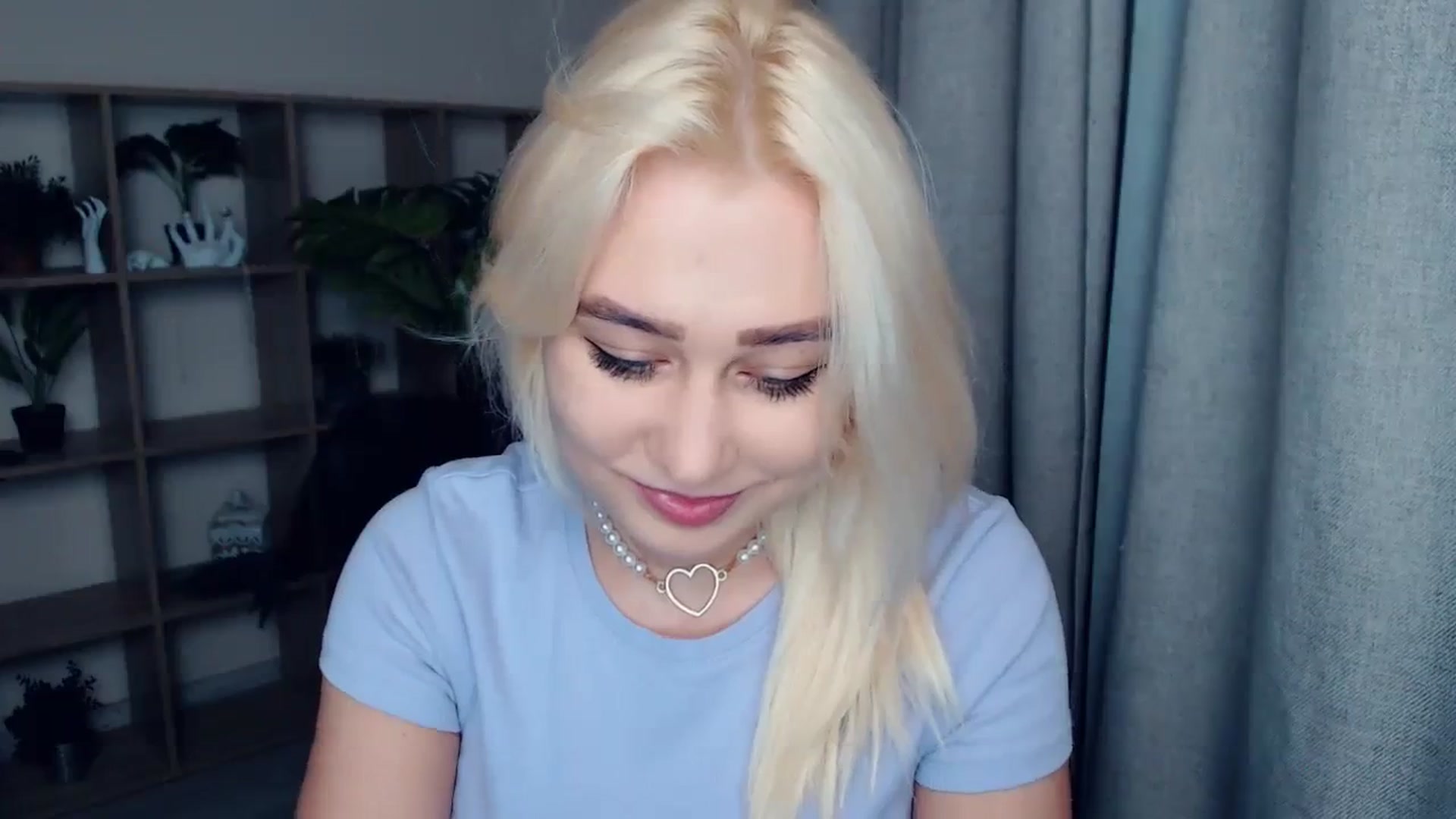 Gallery image thumbnail from Kukla_kolduna's myfreecams stream on, 12/22/2023, 16:30 image 6 of 20