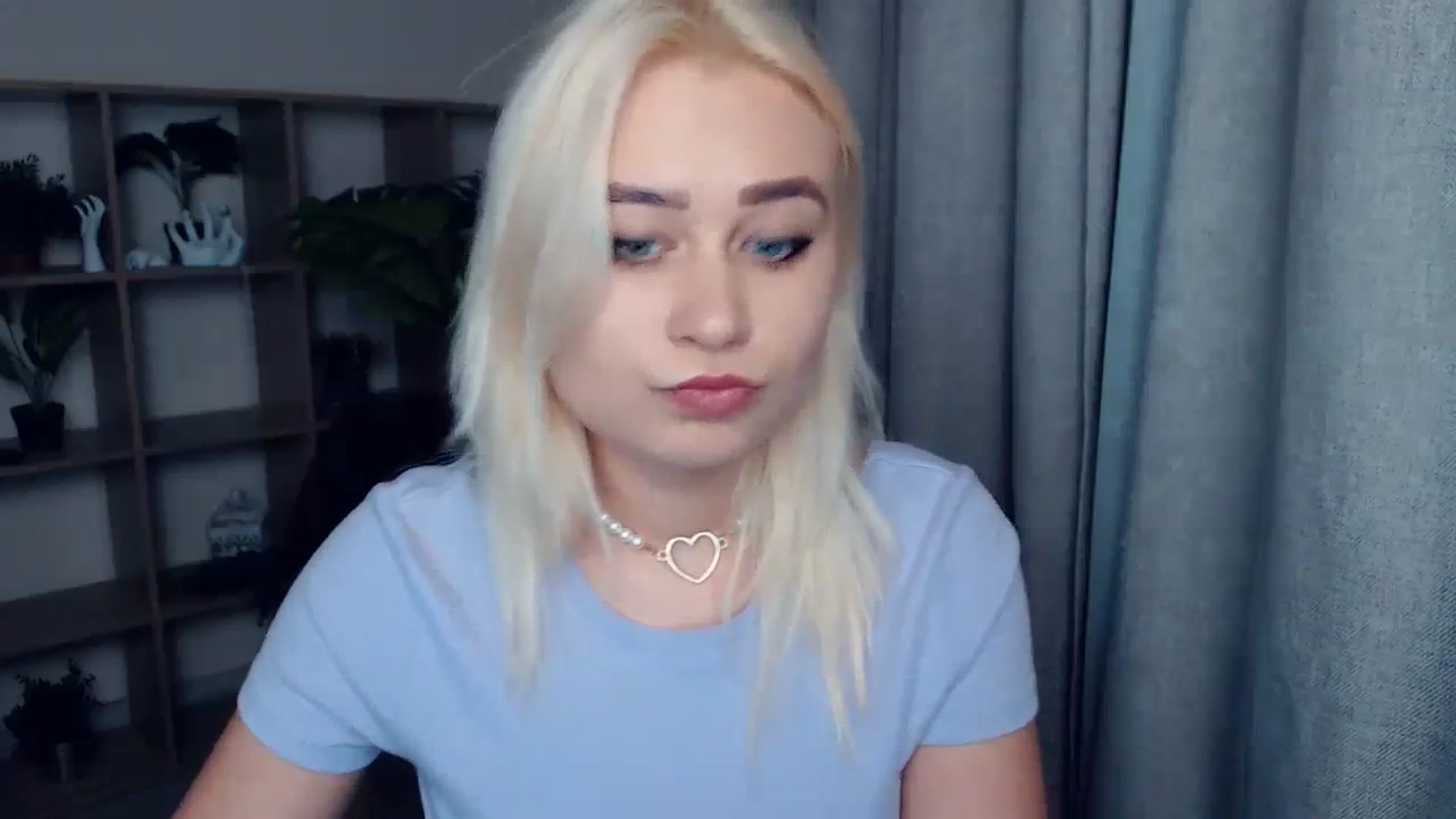 Gallery image thumbnail from Kukla_kolduna's myfreecams stream on, 12/22/2023, 16:30 image 12 of 20