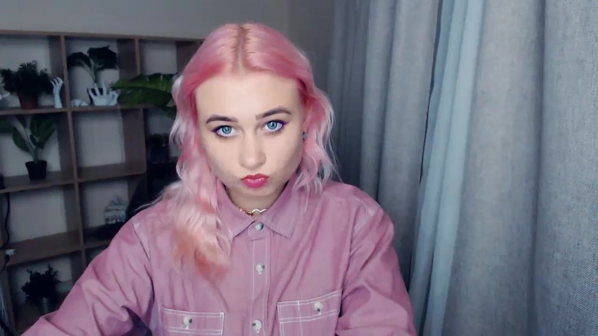 Gallery image thumbnail from Kukla_kolduna's myfreecams stream on, 12/23/2023, 15:08 image 18 of 20