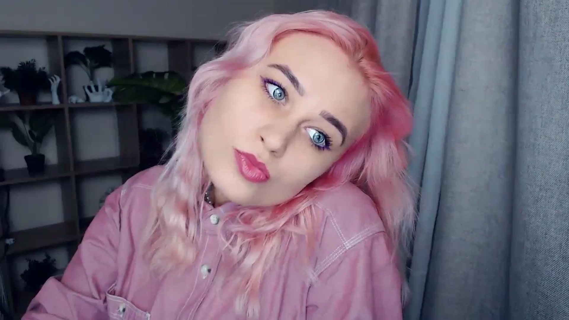 Gallery image thumbnail from Kukla_kolduna's myfreecams stream on, 12/23/2023, 15:08 image 7 of 20
