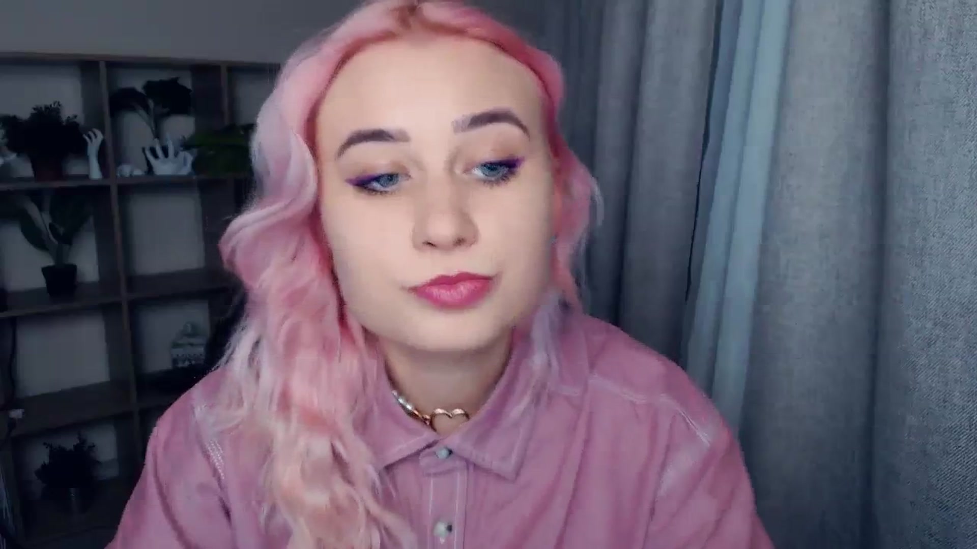Gallery image thumbnail from Kukla_kolduna's myfreecams stream on, 12/23/2023, 15:08 image 11 of 20