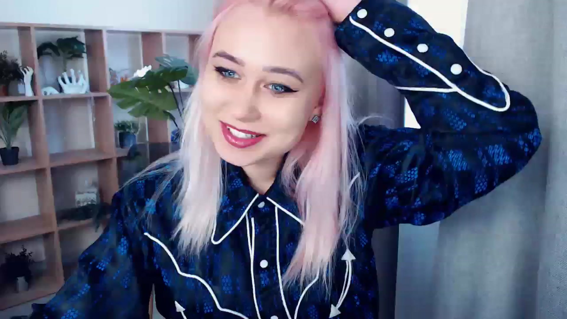 Gallery image thumbnail from Kukla_kolduna's myfreecams stream on, 12/24/2023, 11:35 image 16 of 20