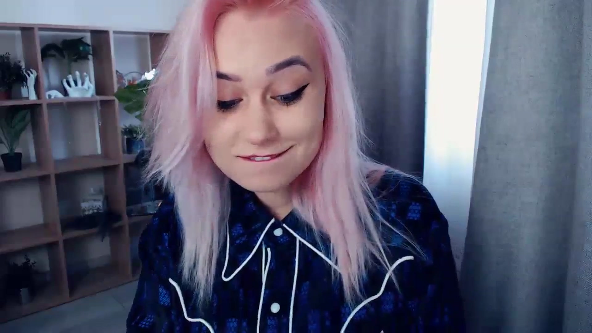 Gallery image thumbnail from Kukla_kolduna's myfreecams stream on, 12/24/2023, 11:35 image 9 of 20