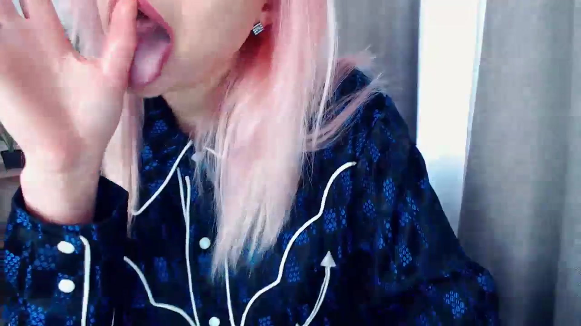 Gallery image thumbnail from Kukla_kolduna's myfreecams stream on, 12/24/2023, 11:35 image 6 of 20