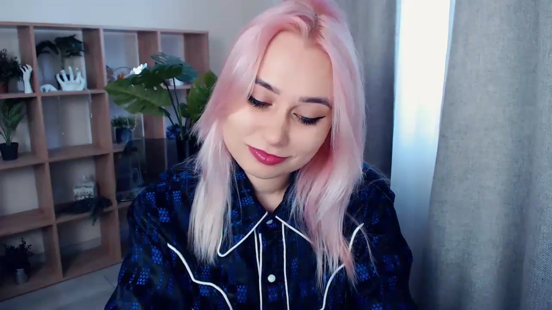 Gallery image thumbnail from Kukla_kolduna's myfreecams stream on, 12/24/2023, 11:35 image 18 of 20