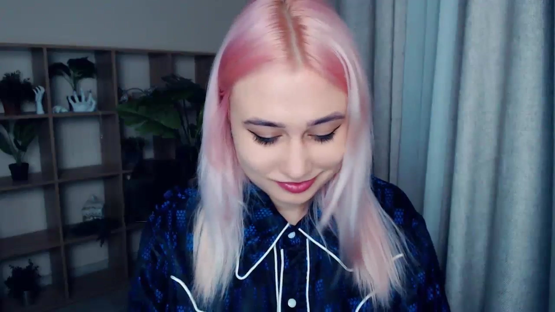 Gallery image thumbnail from Kukla_kolduna's myfreecams stream on, 12/24/2023, 15:08 image 14 of 20