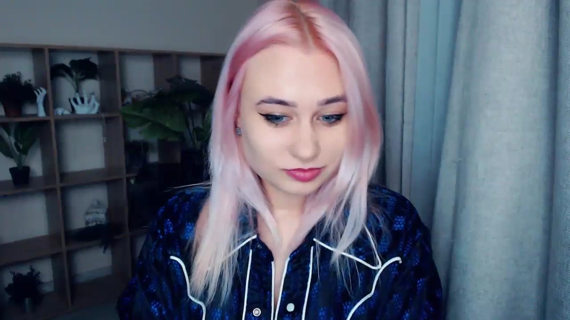 Gallery image thumbnail from Kukla_kolduna's myfreecams stream on, 12/24/2023, 15:08 image 7 of 20