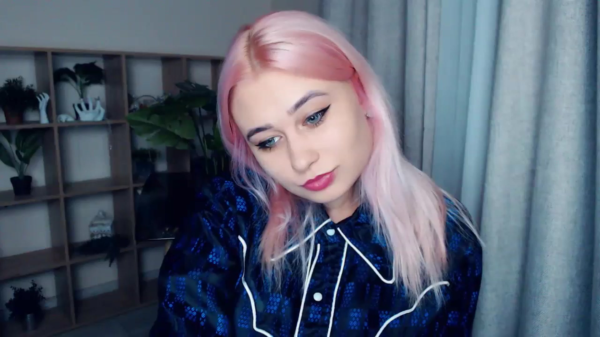 Gallery image thumbnail from Kukla_kolduna's myfreecams stream on, 12/24/2023, 15:08 image 19 of 20