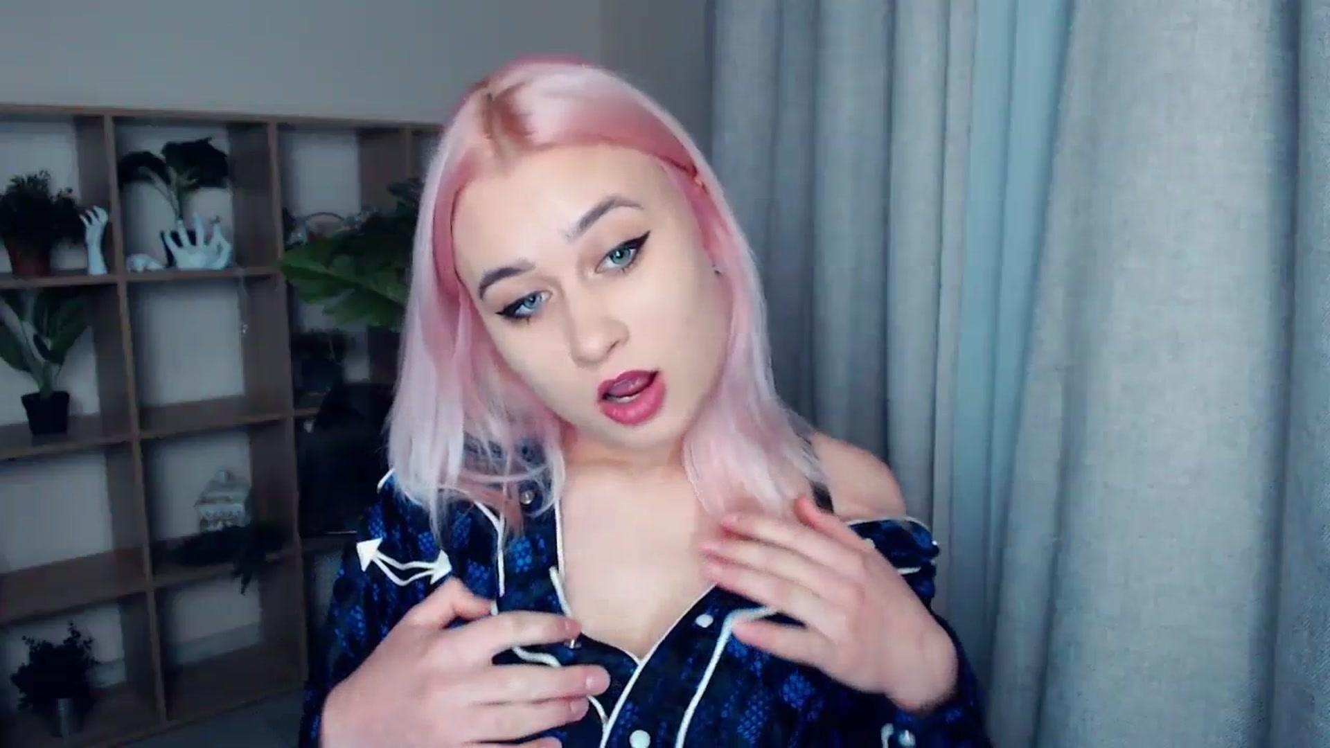Gallery image thumbnail from Kukla_kolduna's myfreecams stream on, 12/24/2023, 15:08 image 3 of 20