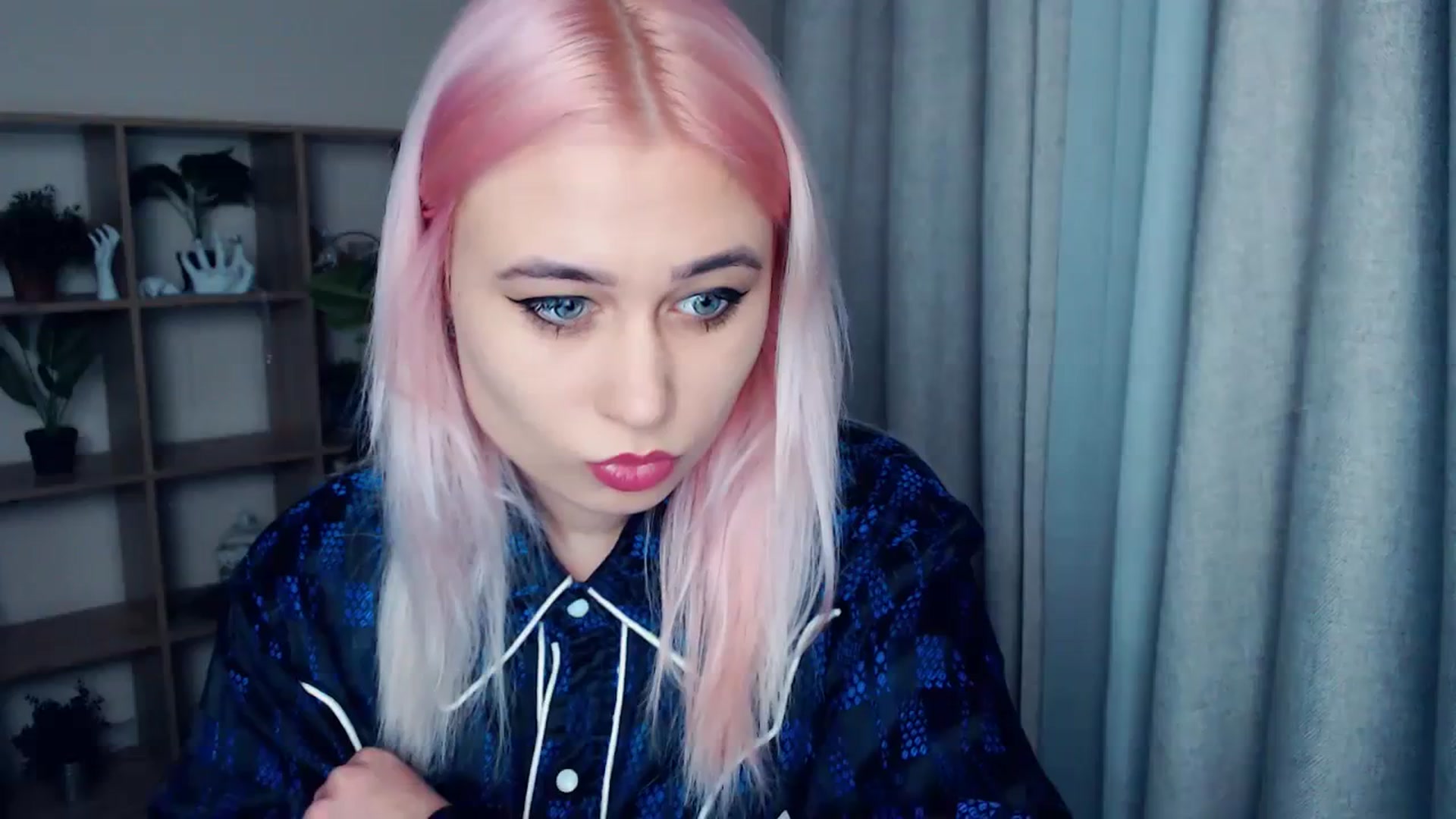 Gallery image thumbnail from Kukla_kolduna's myfreecams stream on, 12/24/2023, 15:08 image 17 of 20