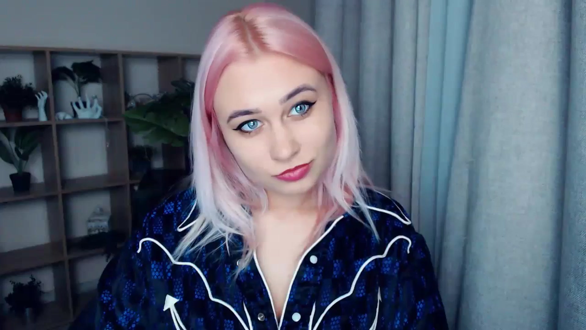 Gallery image thumbnail from Kukla_kolduna's myfreecams stream on, 12/24/2023, 15:08 image 2 of 20