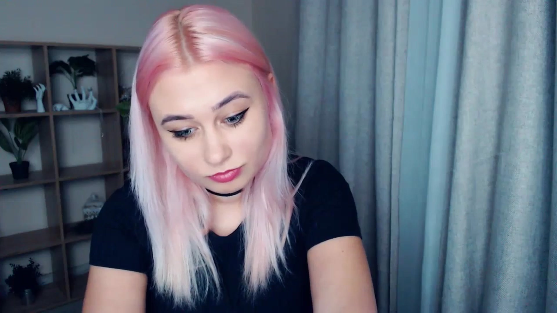 Gallery image thumbnail from Kukla_kolduna's myfreecams stream on, 12/24/2023, 16:56 image 4 of 20