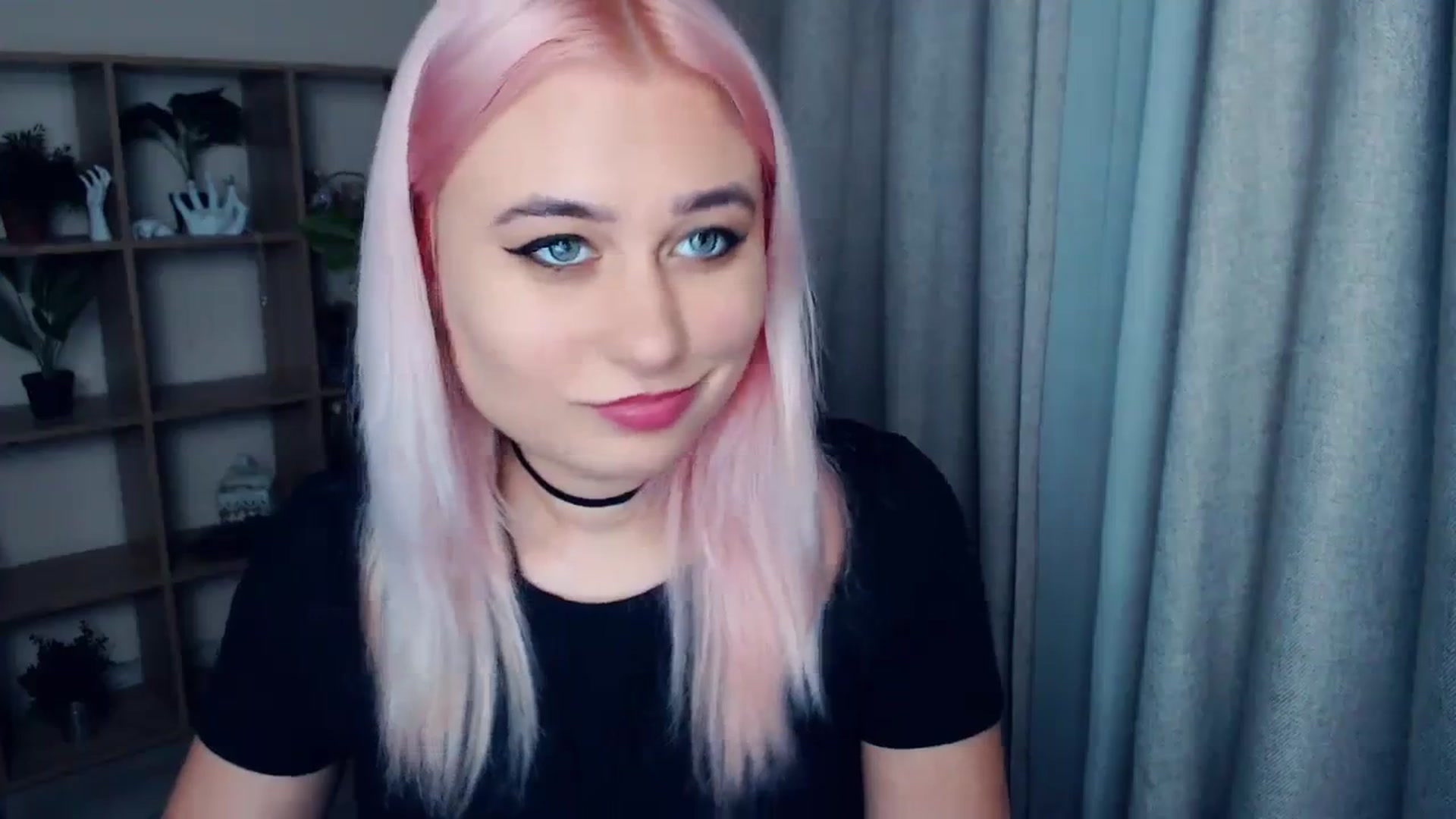 Gallery image thumbnail from Kukla_kolduna's myfreecams stream on, 12/24/2023, 16:56 image 8 of 20