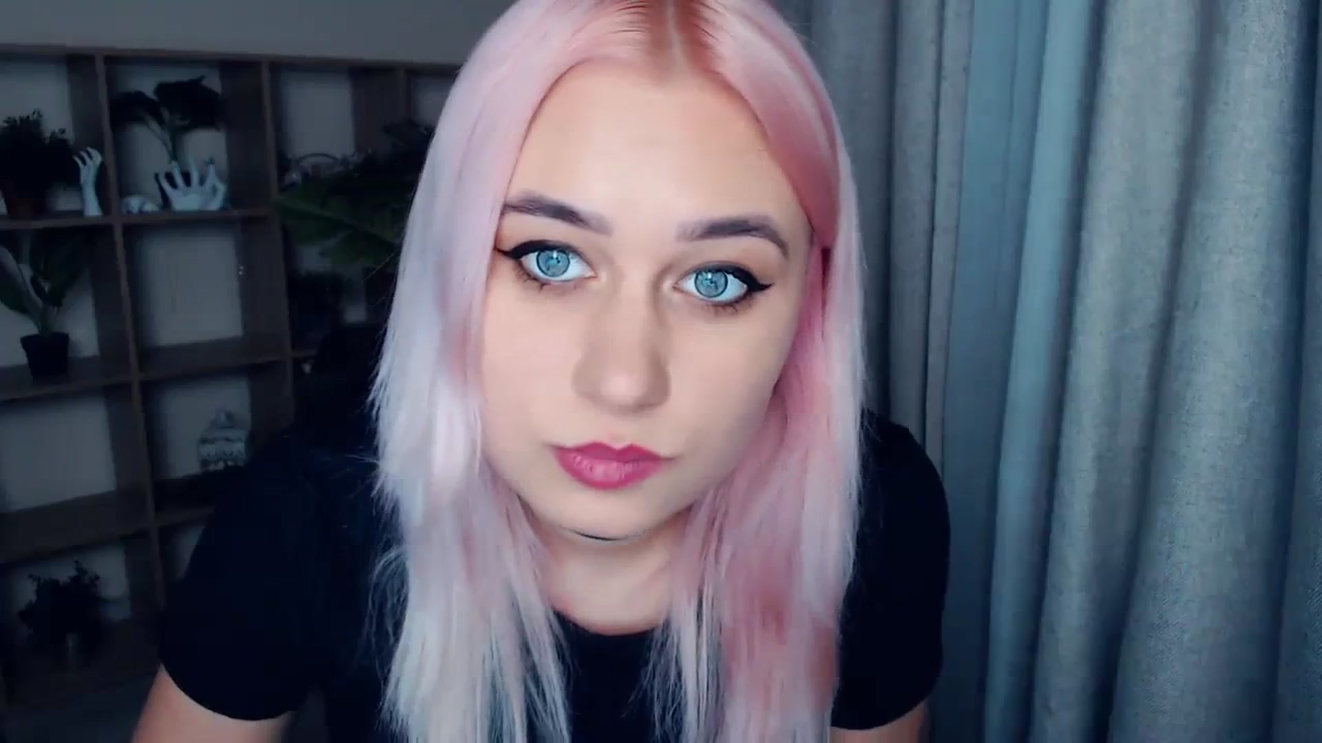 Gallery image thumbnail from Kukla_kolduna's myfreecams stream on, 12/24/2023, 16:56 image 20 of 20