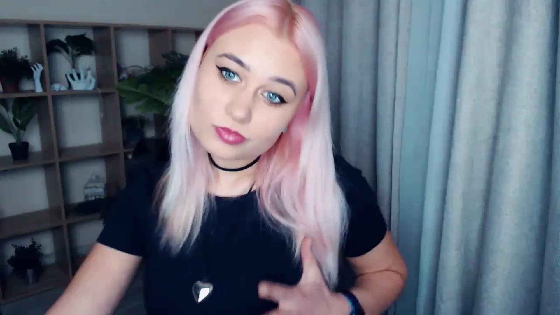 Gallery image thumbnail from Kukla_kolduna's myfreecams stream on, 12/24/2023, 16:56 image 10 of 20